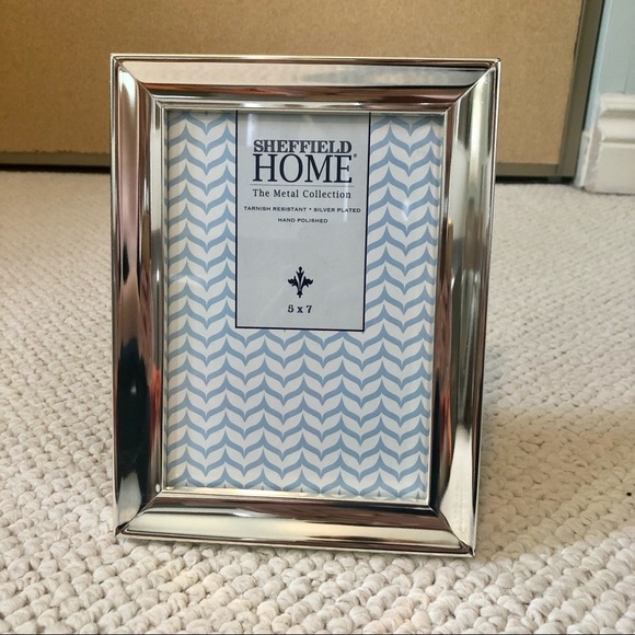 ✨3/$30✨ Sheffield Home Silver Plated Picture Frame 5x7 - Picture 3 of 4
